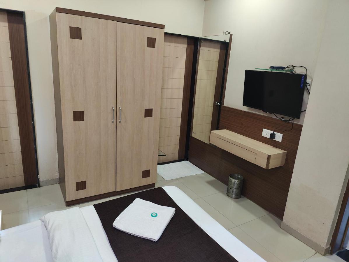 Hotel Midtown Inn Nashik Exterior foto